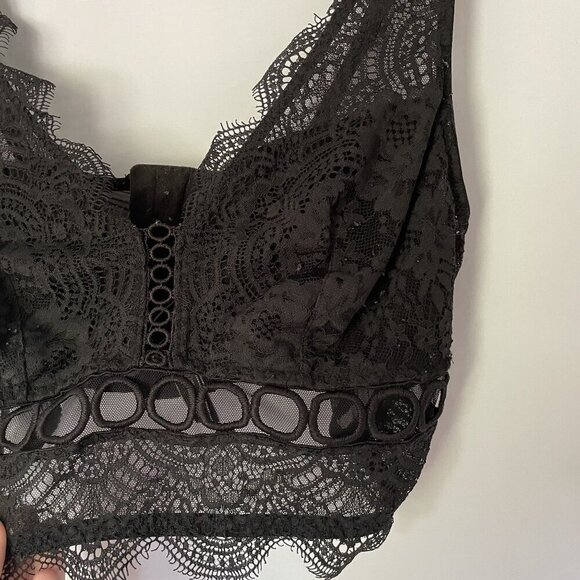 Victoria's Secret black bra lace detail lingerie size M mesh back unlined cups - Picture 2 of 8